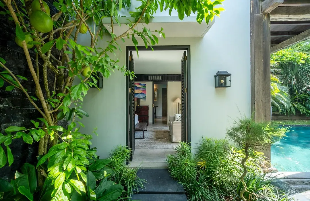 Villa De Suma - Fully Staffed Luxury Stay In Prime Seminyak, Walk To Beach-1