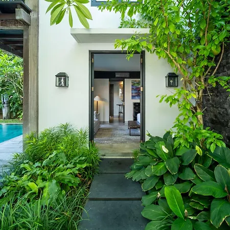Villa De Suma - Fully Staffed Luxury Stay In Prime Seminyak, Walk To Beach-2